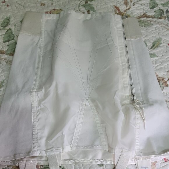 New Old Stock Open Crotch Girdle SZ 27 Angela Satin Accents Side Zipper - Picture 1 of 4